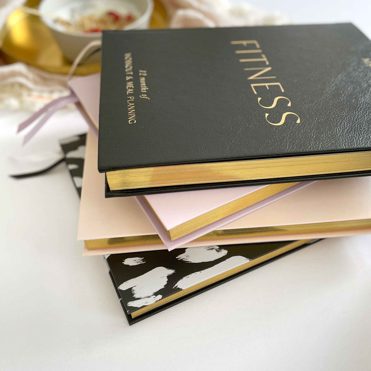 Blush And Gold My Daily Fitness planner - Workout and Meal Planner (Musta).