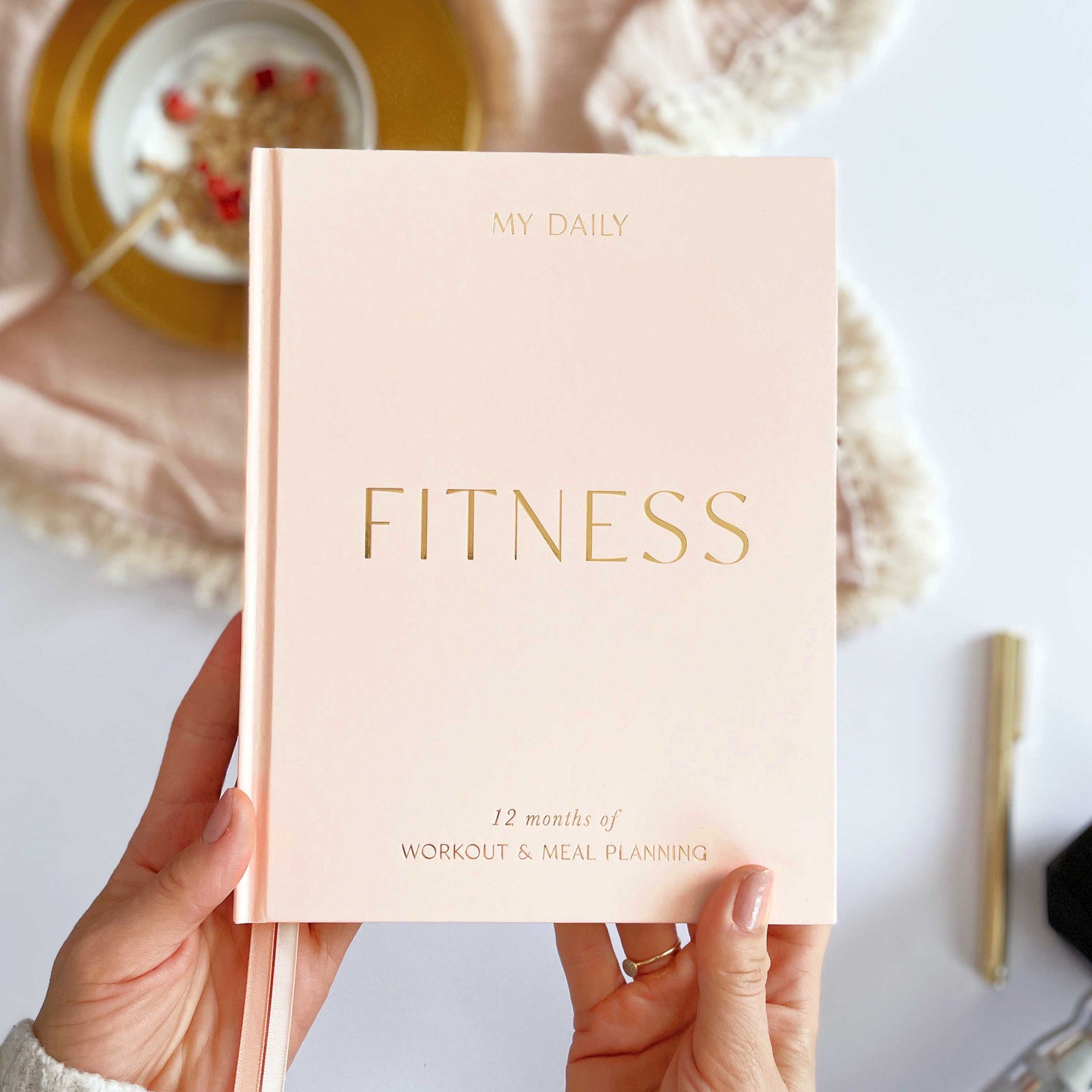 Blush And Gold My Daily Fitness planner - Workout and Meal Planner (Blossom).