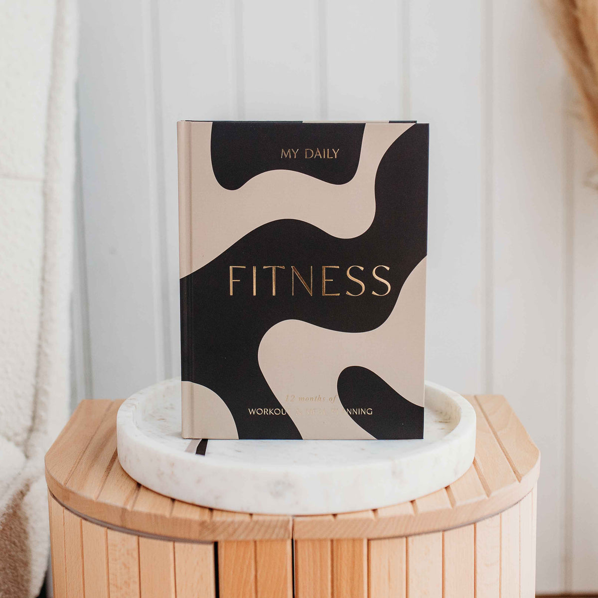 Blush And Gold My Daily Fitness Planner - Workout and Meal Planner (Curve).