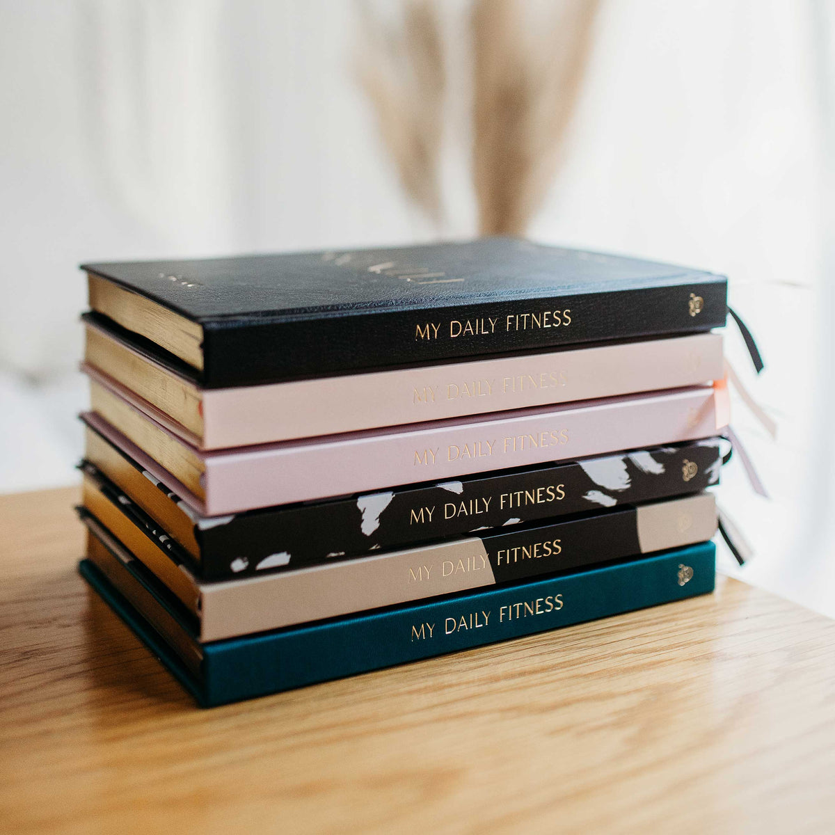 Blush And Gold My Daily Fitness Planner - Workout and Meal Planner (Curve).