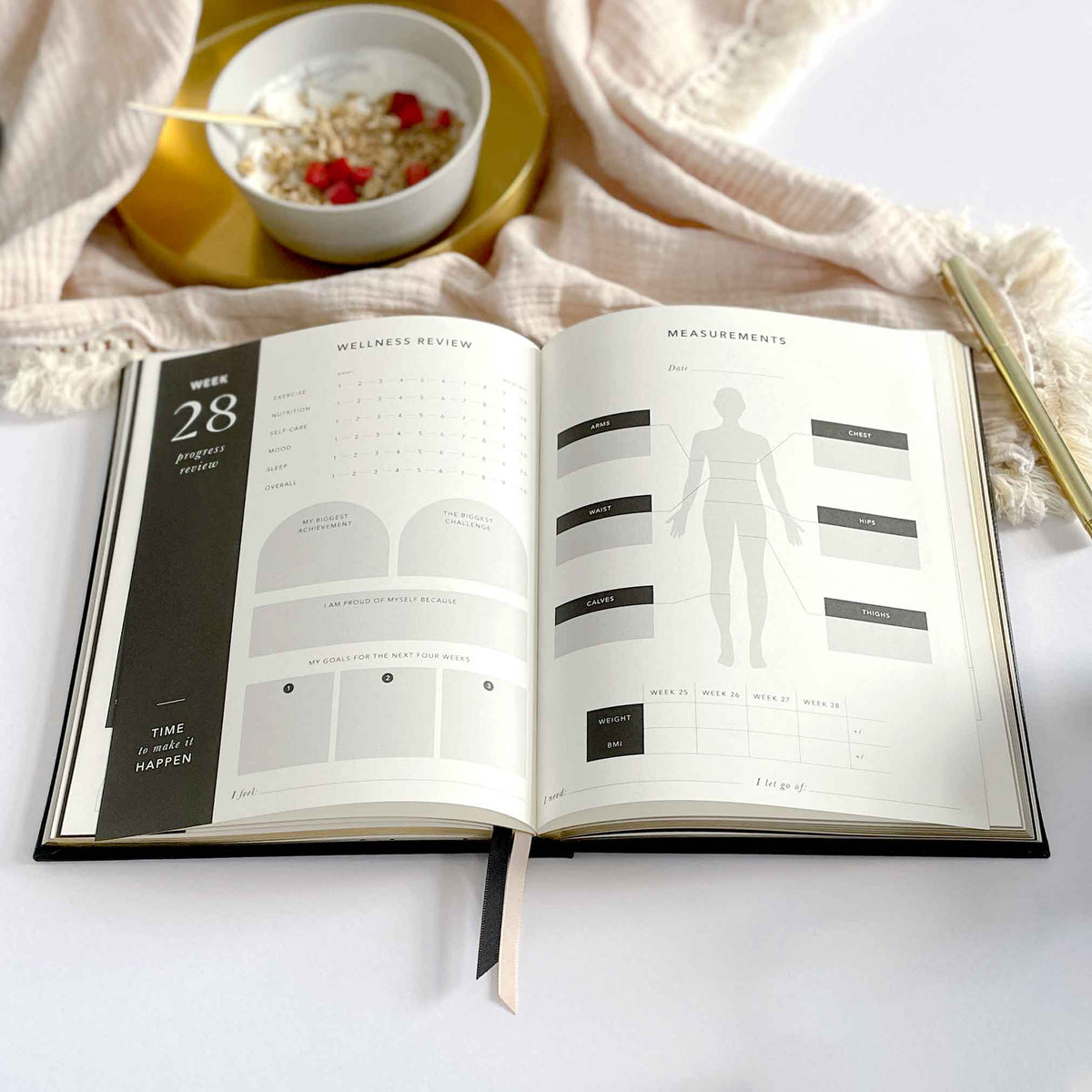 Blush And Gold My Daily Fitness planner - Workout and Meal Planner (Musta).