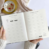 Blush And Gold My Daily Fitness planner - Workout and Meal Planner (Noir).