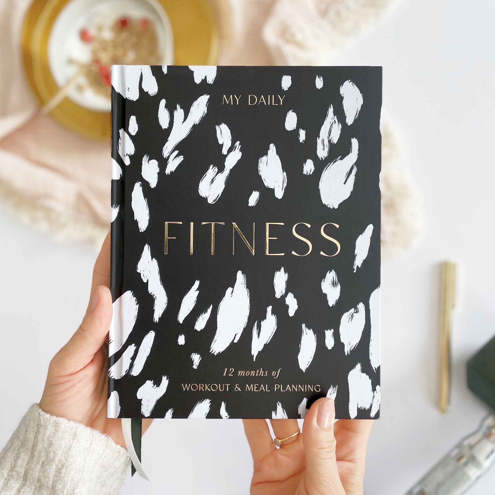 Blush And Gold My Daily Fitness planner - Workout and Meal Planner (Noir).