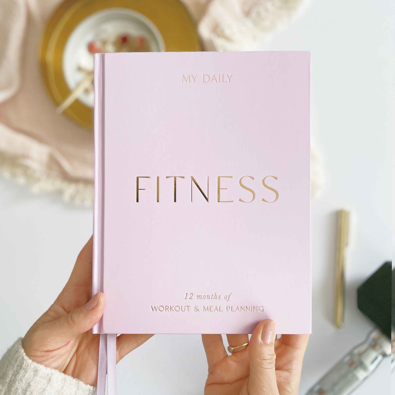 Blush And Gold My Daily Fitness planner - Workout and Meal Planner (Violet).